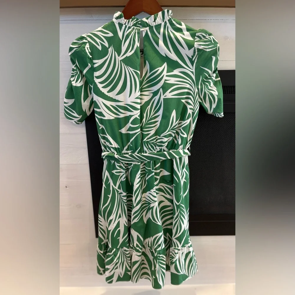 Women's THML Green Palm Leaf Ruffle Dress Size Small Excellent Condition - Picture 6 of 6